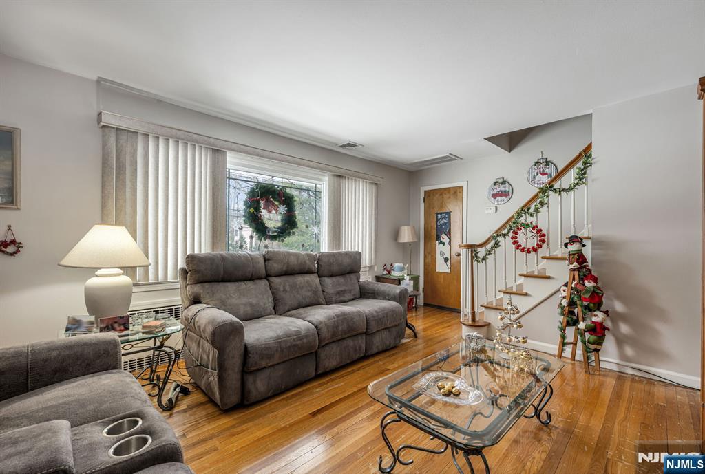 320 Cedar Hill Avenue