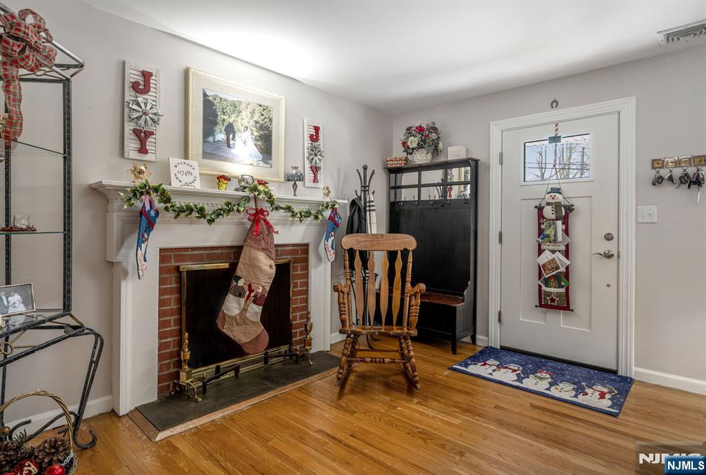 320 Cedar Hill Avenue