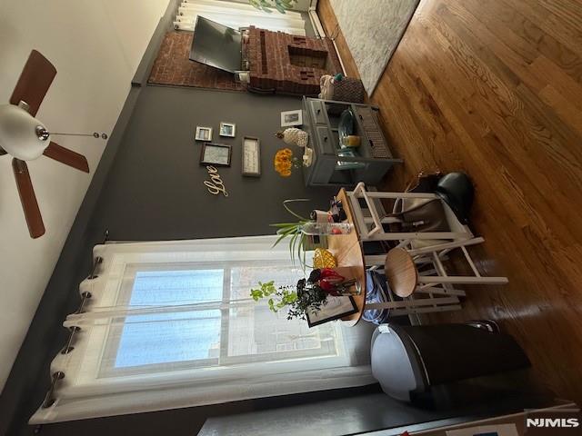 650 1st Street 3