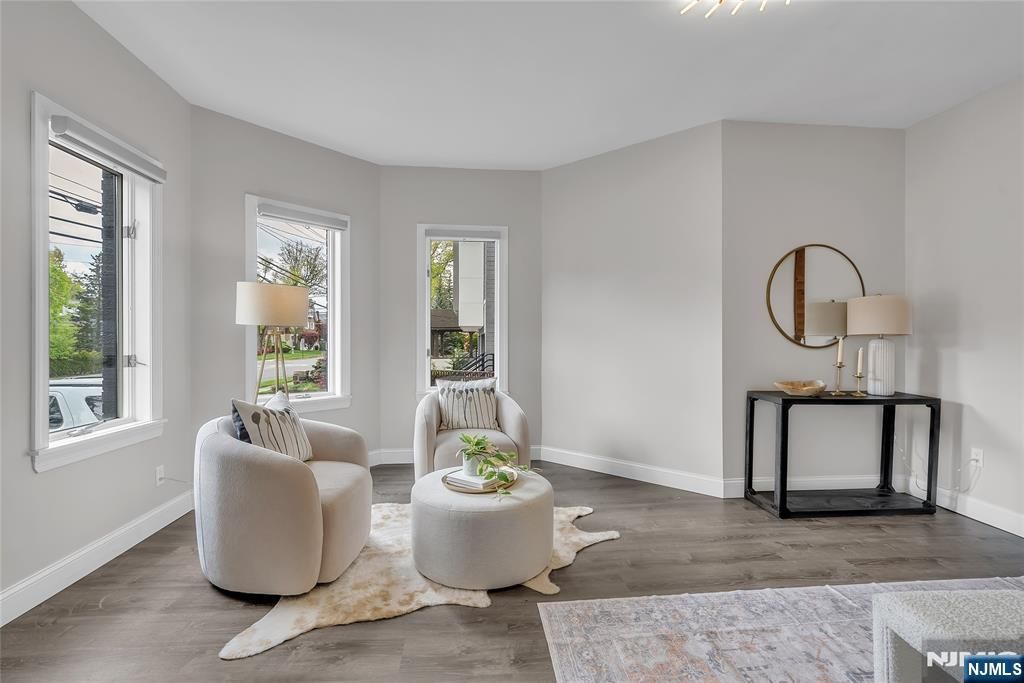 Photo of 1053 Anderson Avenue, Fort Lee, NJ 07024 (MLS # 26015737)