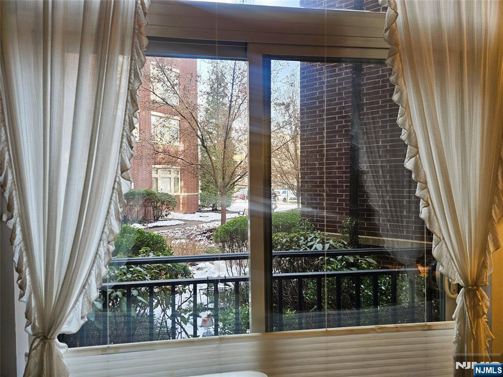 1121 Riverview Avenue 121