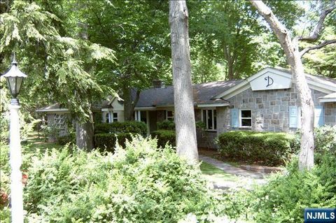 Photo of 711 W SADDLE RIVER Rd, Ho-Ho-Kus, NJ 07423 (MLS # 26001049)