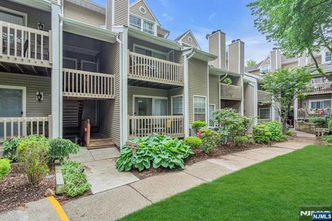548 Windsor Drive 548 Palisades Park NJ 07650
