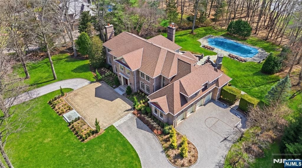 Photo of 2 Alford Drive, Saddle River, NJ 07458 (MLS # 26011304)