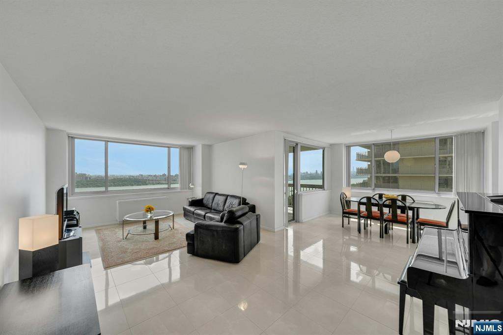 1600 Parker Avenue 5G