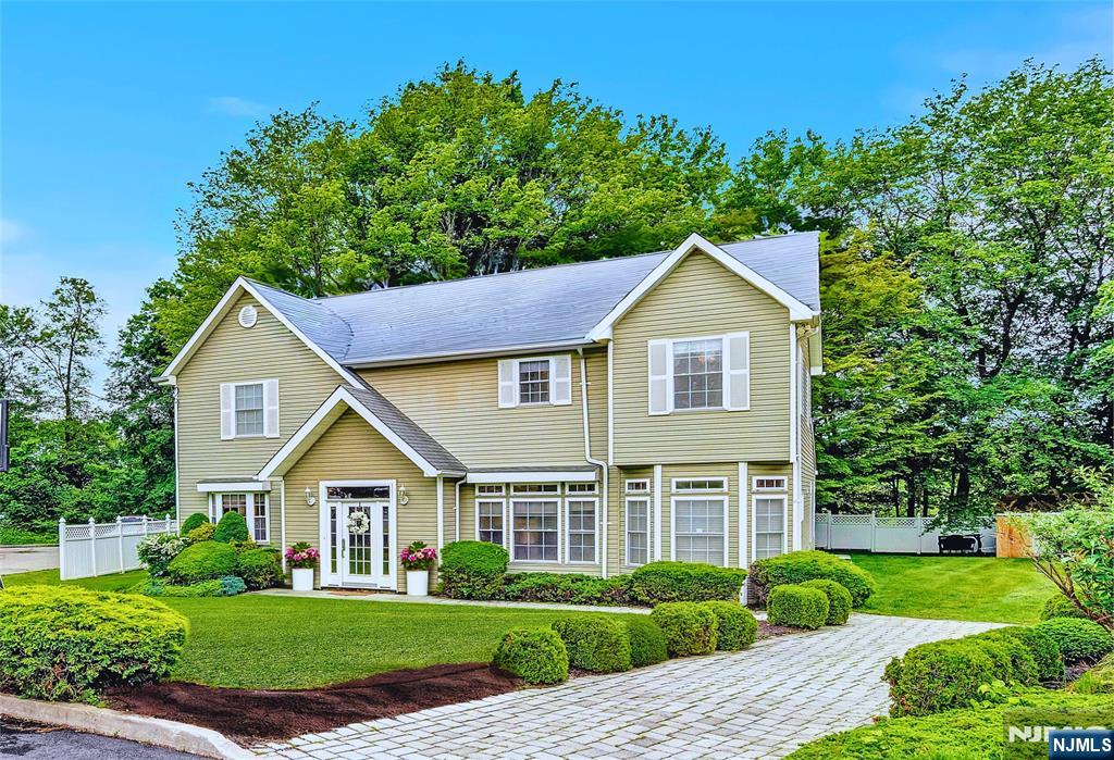 Rental Property at 8 Mary Ct, Mahwah, New Jersey - Bedrooms: 5 
Bathrooms: 3 
Rooms: 10  - $7,100 MO.