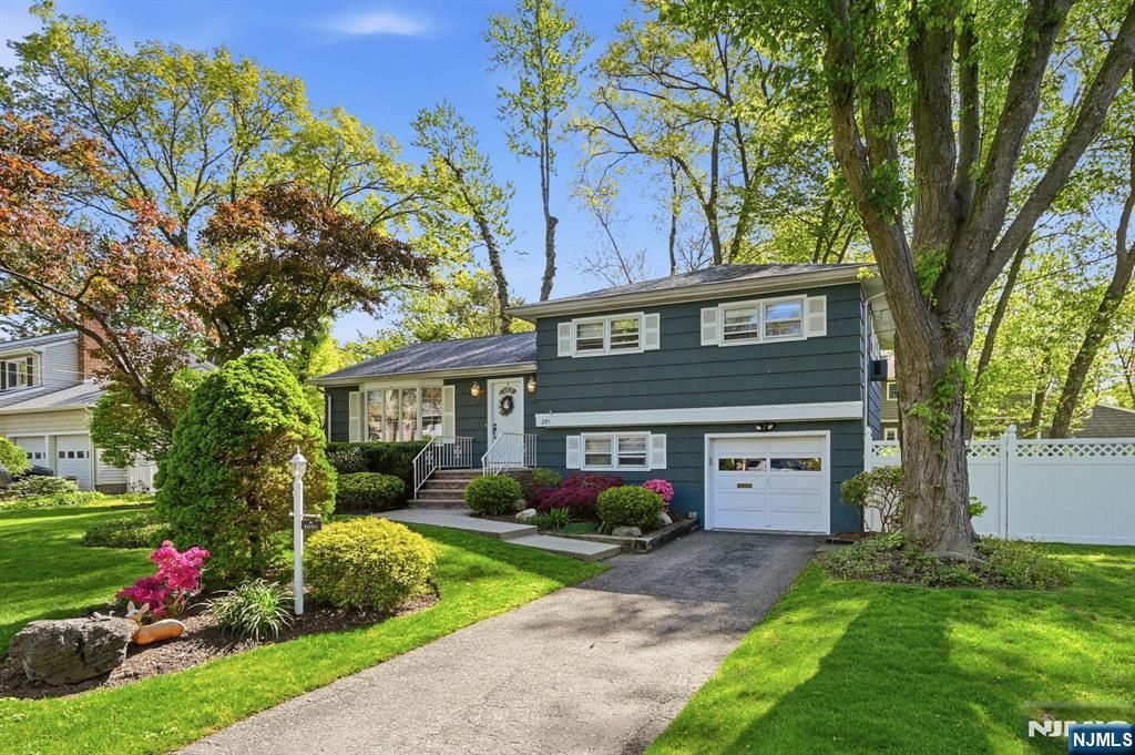 Photo of 291 S Chestnut Street, Twp of Washington, NJ 07676 (MLS # 26016490)
