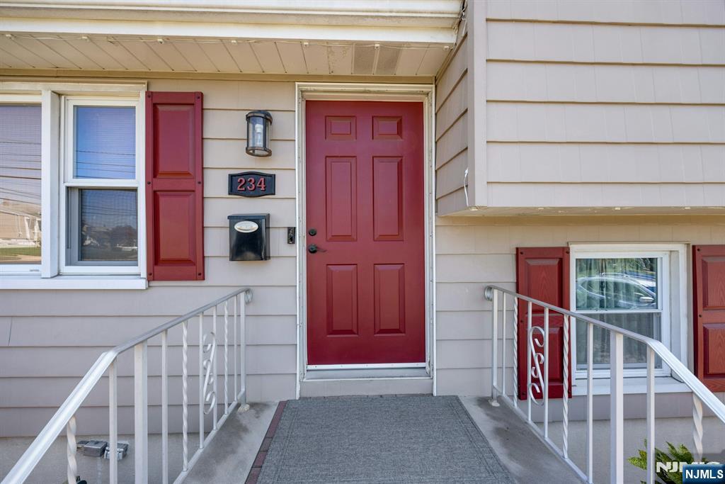 234 Hillside Avenue
