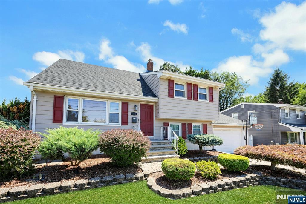 234 Hillside Avenue
