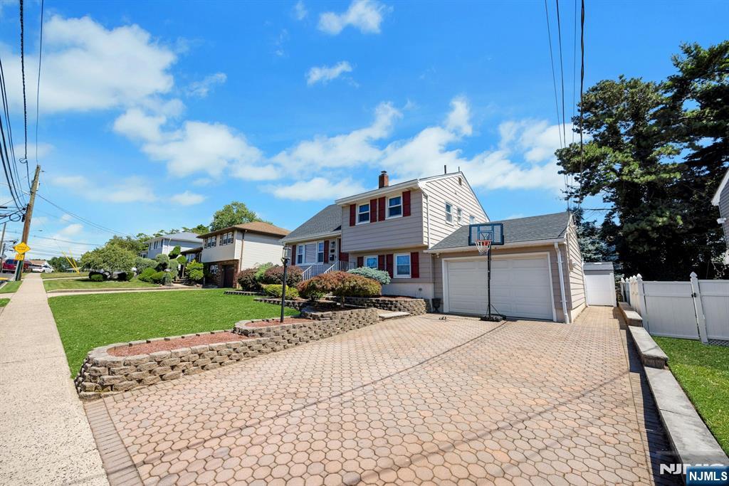 234 Hillside Avenue