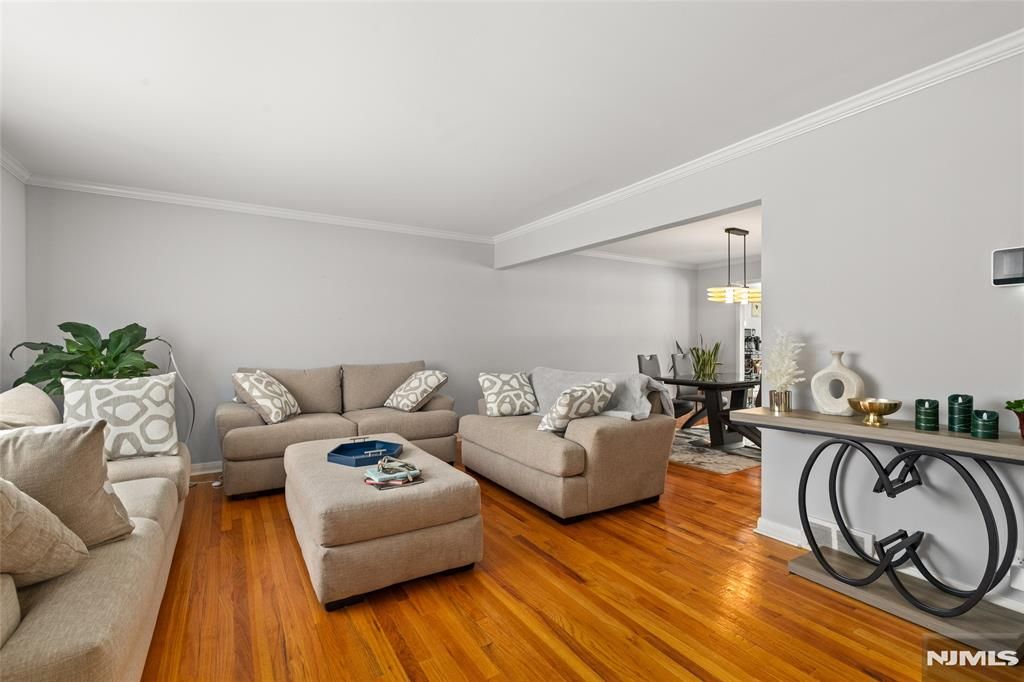 Photo of 27 Viewpoint Road, Wayne, NJ 07470 (MLS # 26008146)