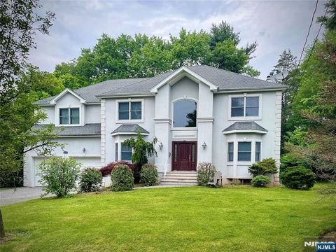 Photo of 377 Ruckman Rd, Closter, NJ 07624 (MLS # 26016446)