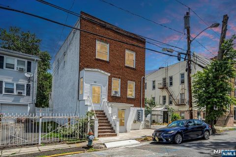 122 Harper Avenue Irvington NJ 07111