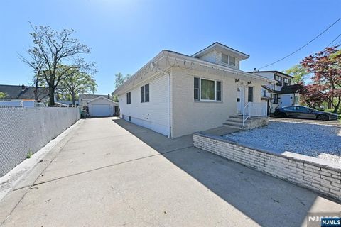 18 Radcliffe Avenue Woodland Park NJ 07424