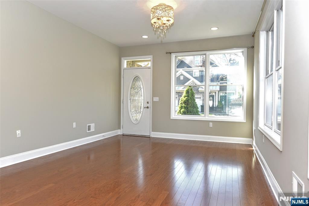 Homes for Sale in Northern NJ | ThisIsRiverEdge.com 501 Whitney Lane