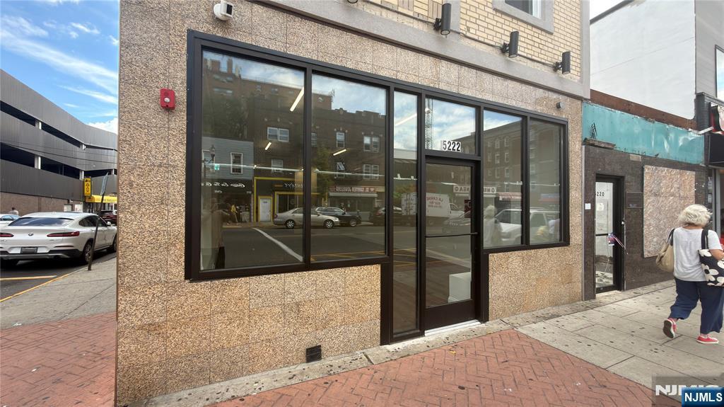 5552 Bergenline Avenue 1