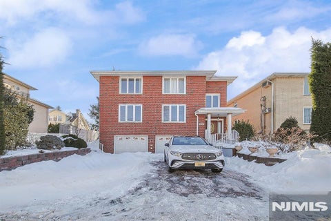 Photo of 2460 1st ST #1, Fort Lee, NJ 07024 (MLS # 26035091)