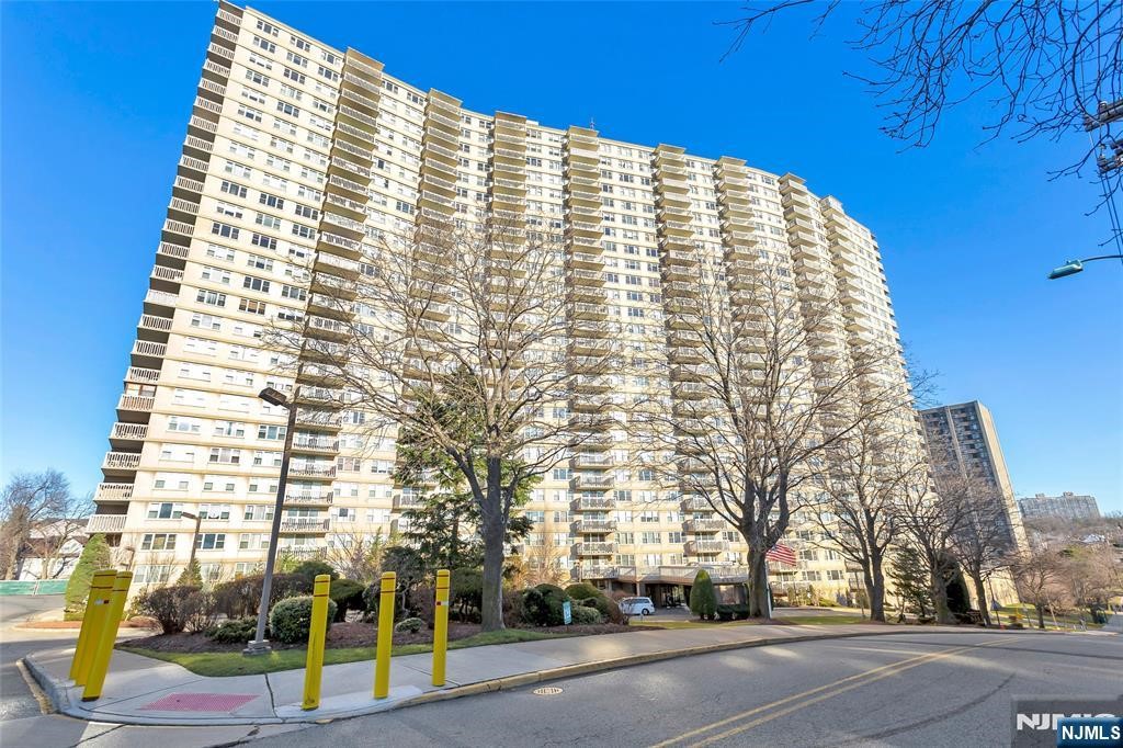 555 North Avenue 1 G