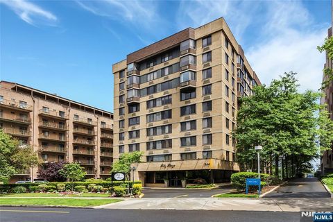 Photo of 344 Prospect Ave #9G, Hackensack, NJ 07601 (MLS # 26013774)