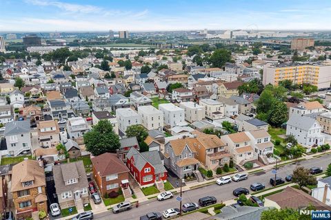 725 4th Street 1 Secaucus NJ 07094