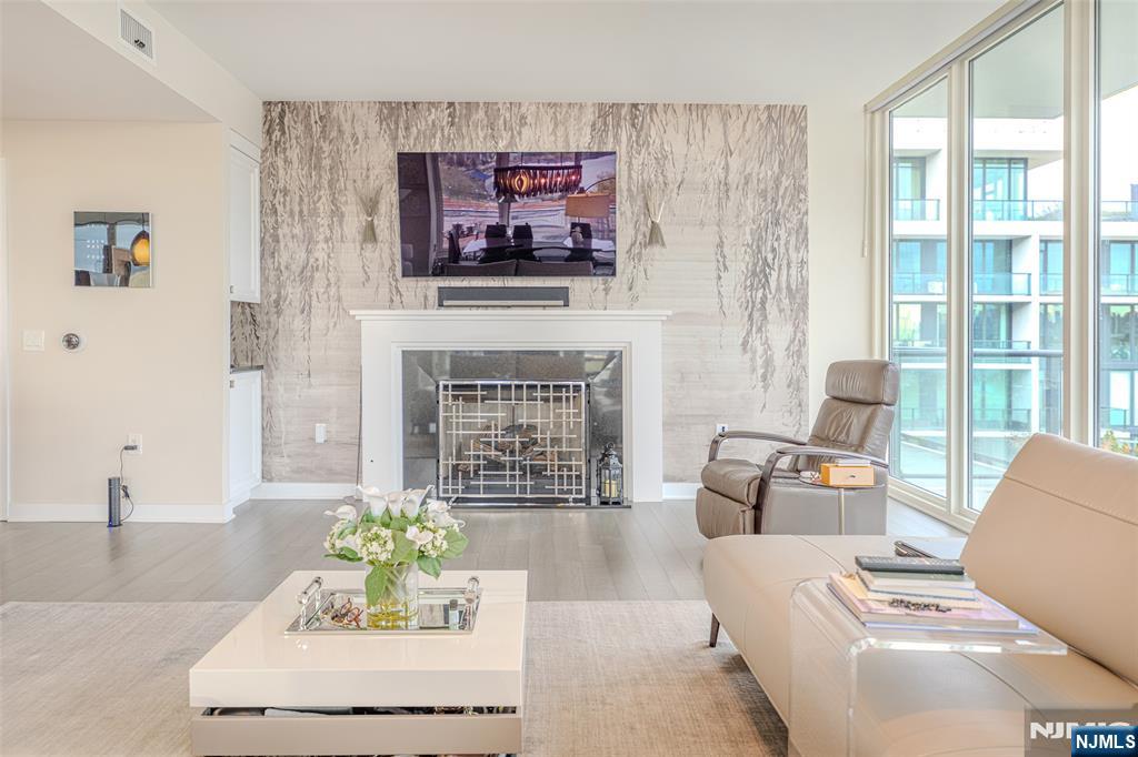 1200 Avenue At Port Imperial 516