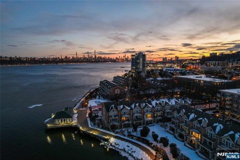 Photo of 21 Grand Cove Way, Edgewater, NJ 07020 (MLS # 26005539)