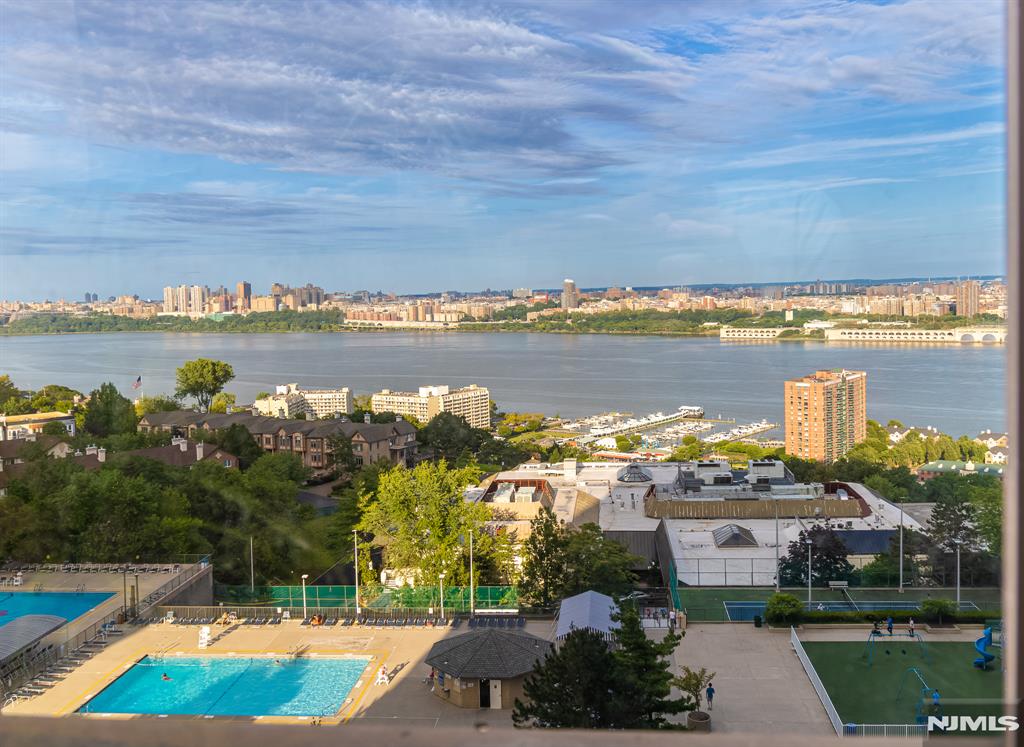 200 Winston Drive 1005