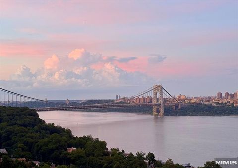 Photo of 200 Winston Drive #1005, Cliffside Park, NJ 07010 (MLS # 26006000)