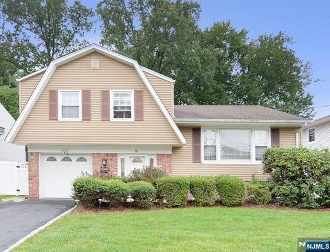Photo of 10 Sieber Court, Bergenfield, NJ 07621 (MLS # 26033297)