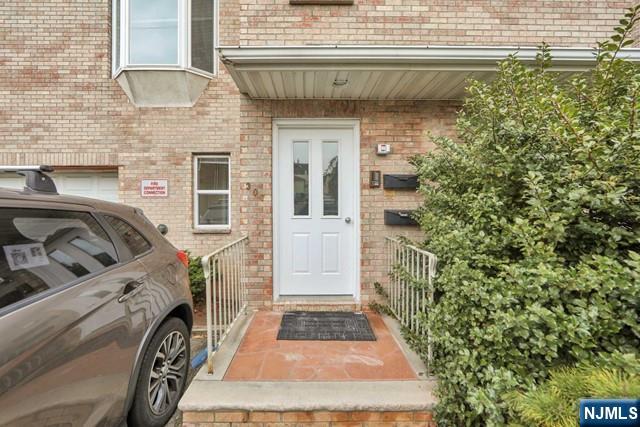 Rental Property at 307 7th St 2nd Level, Fairview, New Jersey - Bedrooms: 3 
Bathrooms: 2 
Rooms: 6  - $2,950 MO.