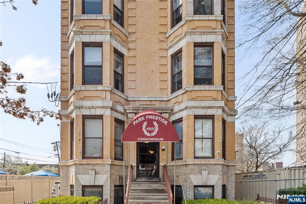 Property for Sale at 4905 Park Avenue 1A, Union City, New Jersey - Bedrooms: 2 
Bathrooms: 2  - $399,000