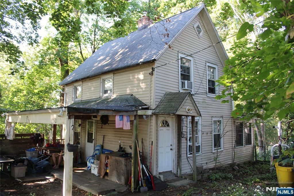Photo of 668 River Road, New Milford, NJ 07646 (MLS # 25035168)