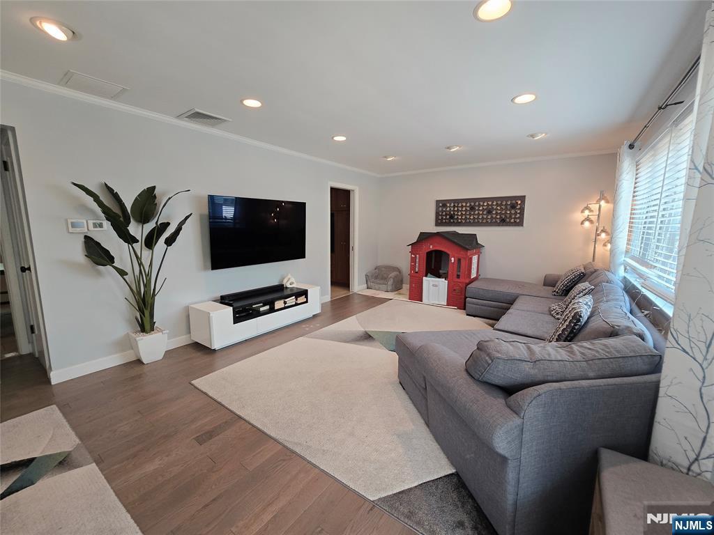 590 Carpenter Place 1
