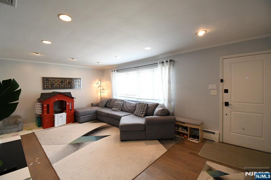 590 Carpenter Place 1
