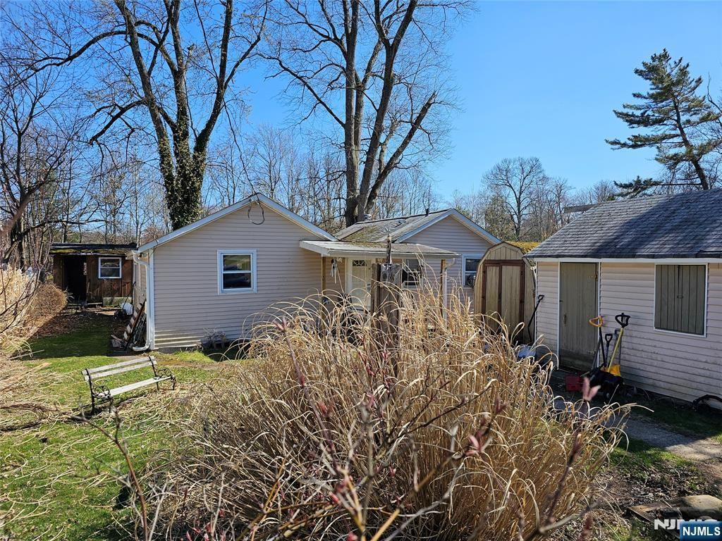 Photo of 30 Riverside Drive, Oakland, NJ 07436 (MLS # 26011861)