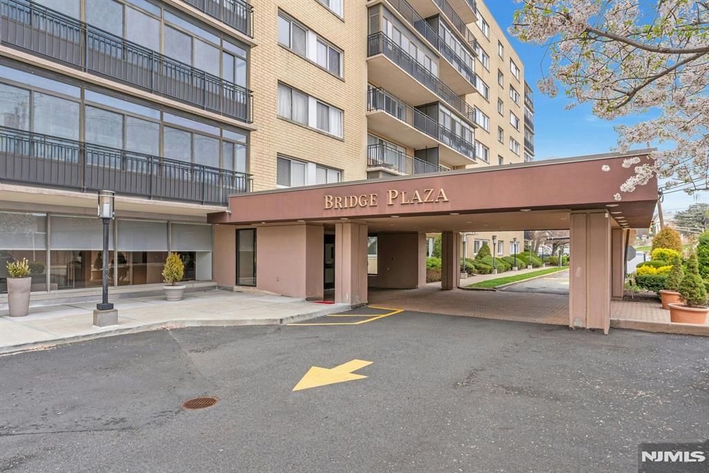 Photo of 2185 Lemoine Avenue #2C, Fort Lee, NJ 07024 (MLS # 25004839)