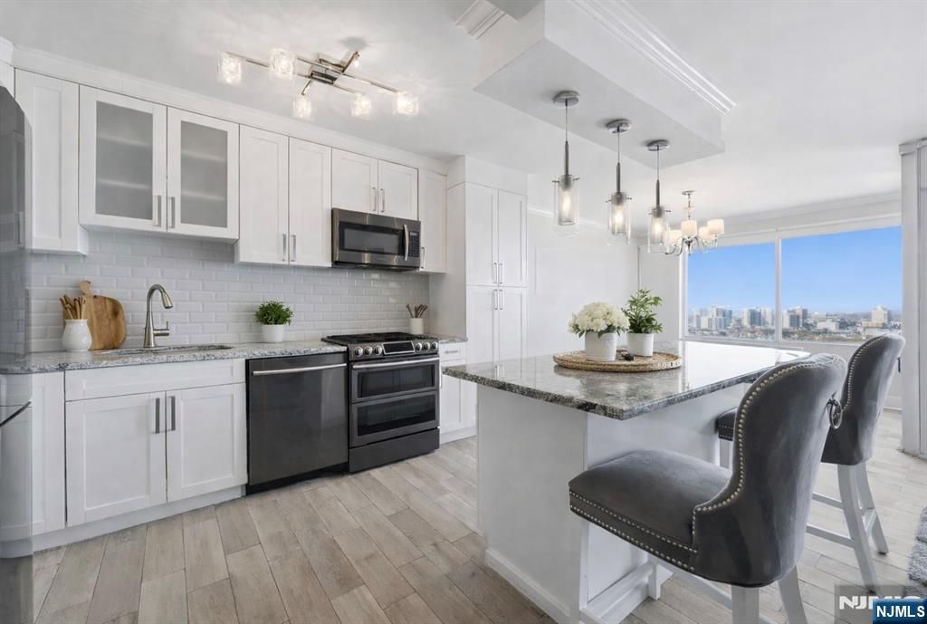 Photo of 6 Horizon Rd #2809, Fort Lee, NJ 07024 (MLS # 26012635)