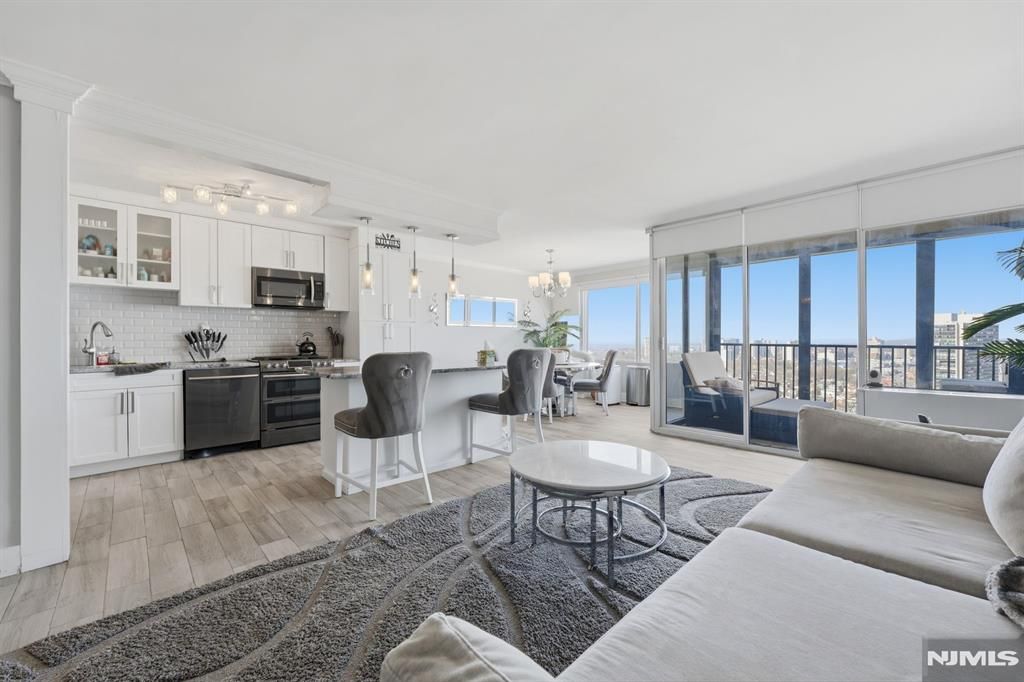 Photo of 6 Horizon Rd #2809, Fort Lee, NJ 07024 (MLS # 26012635)