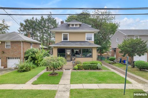 824 Abbott Avenue Ridgefield NJ 07657