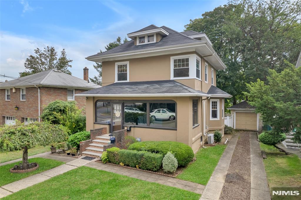 824 Abbott Avenue