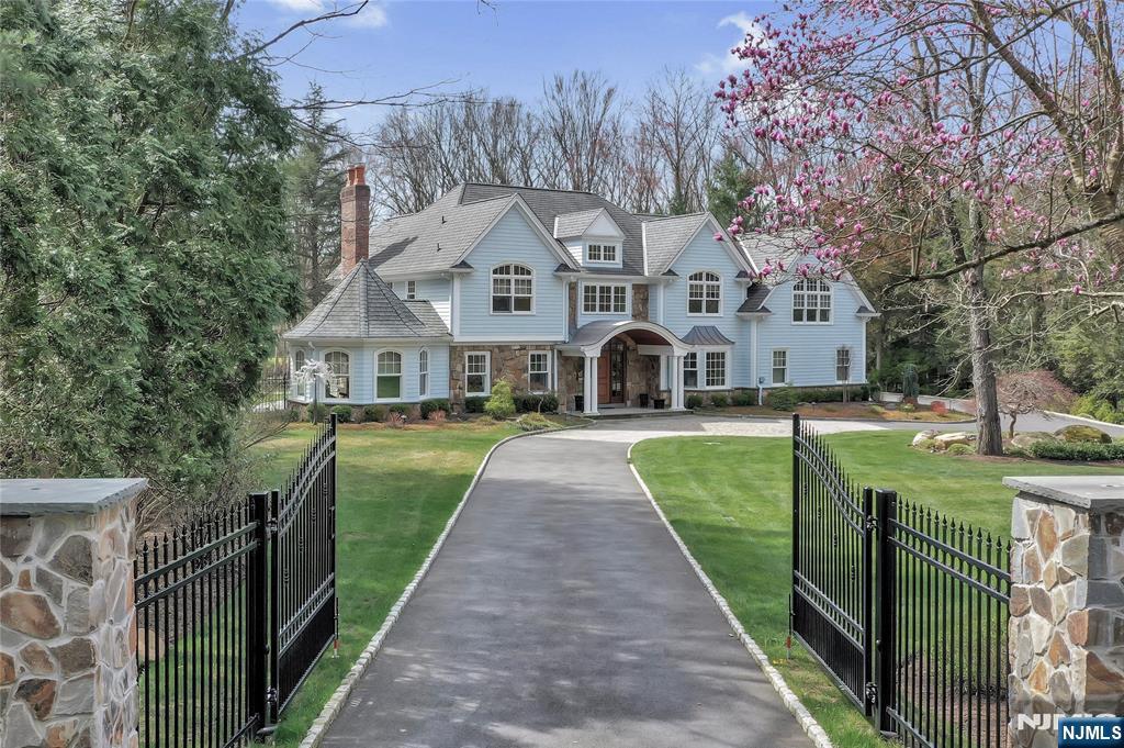 14 Sawmill Road, Saddle River, New Jersey - 4 Bedrooms  
6.5 Bathrooms  
13 Rooms - 