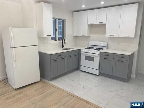 Photo of 1923 E Main #B, Ramsey, NJ 07446 (MLS # 25026220)