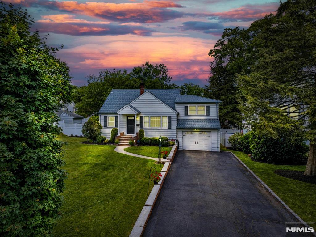 Property for Sale at 77 Lee Avenue, Hawthorne, New Jersey - Bedrooms: 4 
Bathrooms: 3 
Rooms: 11  - $599,000