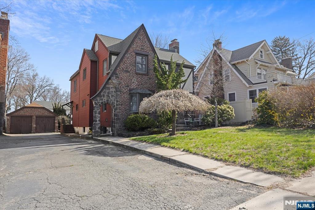 137 Longview Avenue