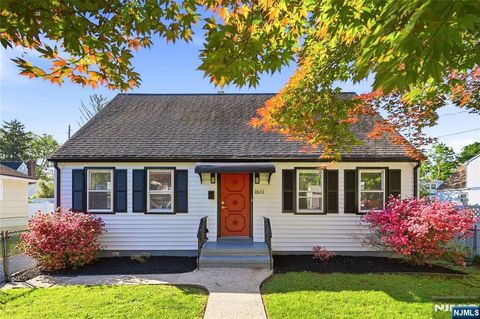 Photo of 16111613 Slavin Street, Plainfield, NJ 07063 (MLS # 26017972)