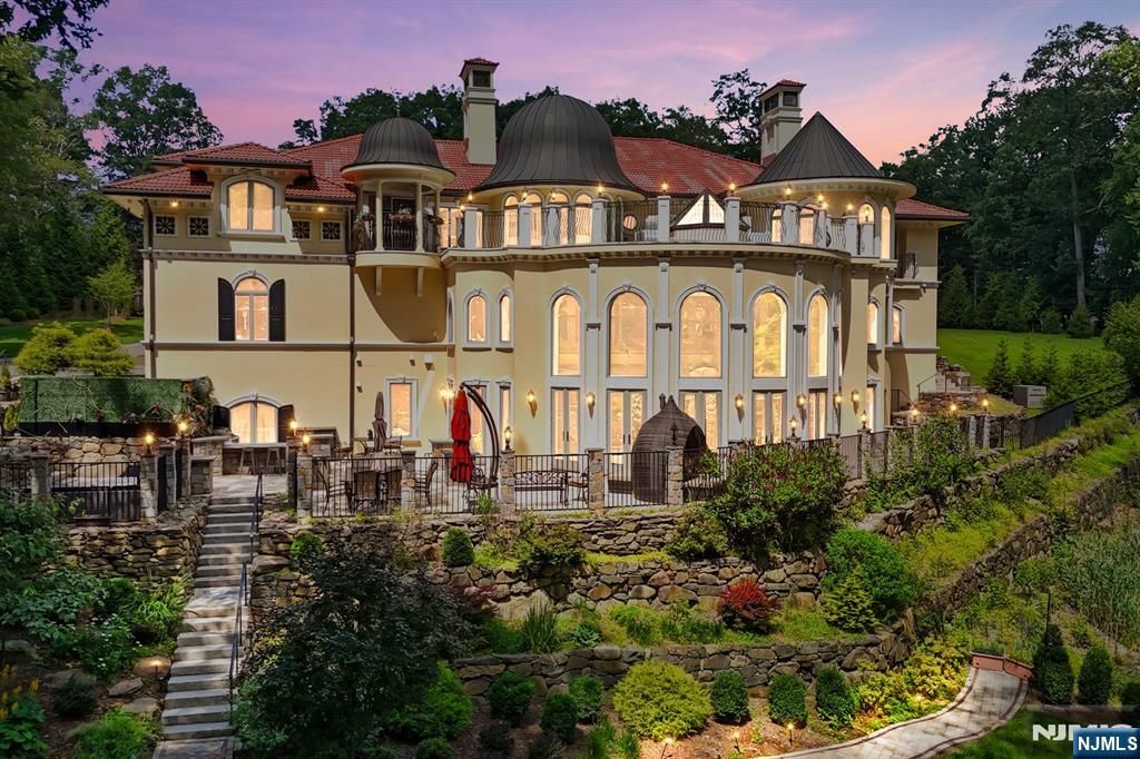 Photo of 6 Burning Hollow Road, Saddle River, NJ 07458 (MLS # 25043102)