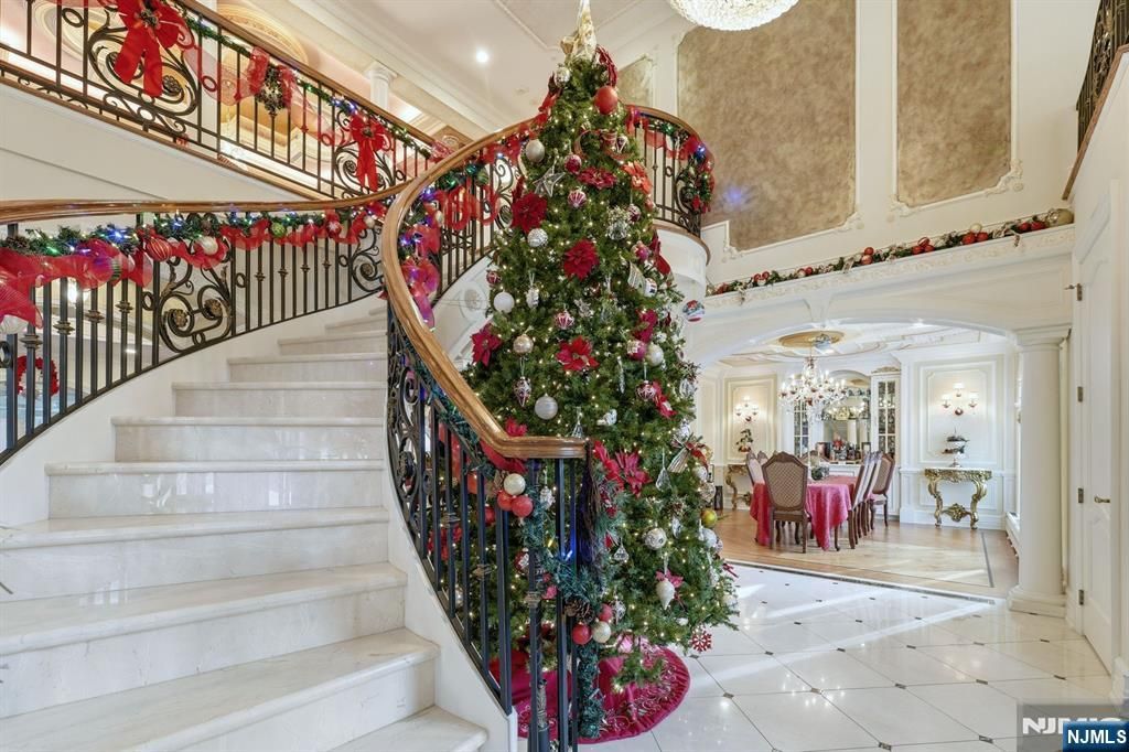 Photo of 6 Burning Hollow Road, Saddle River, NJ 07458 (MLS # 25043102)