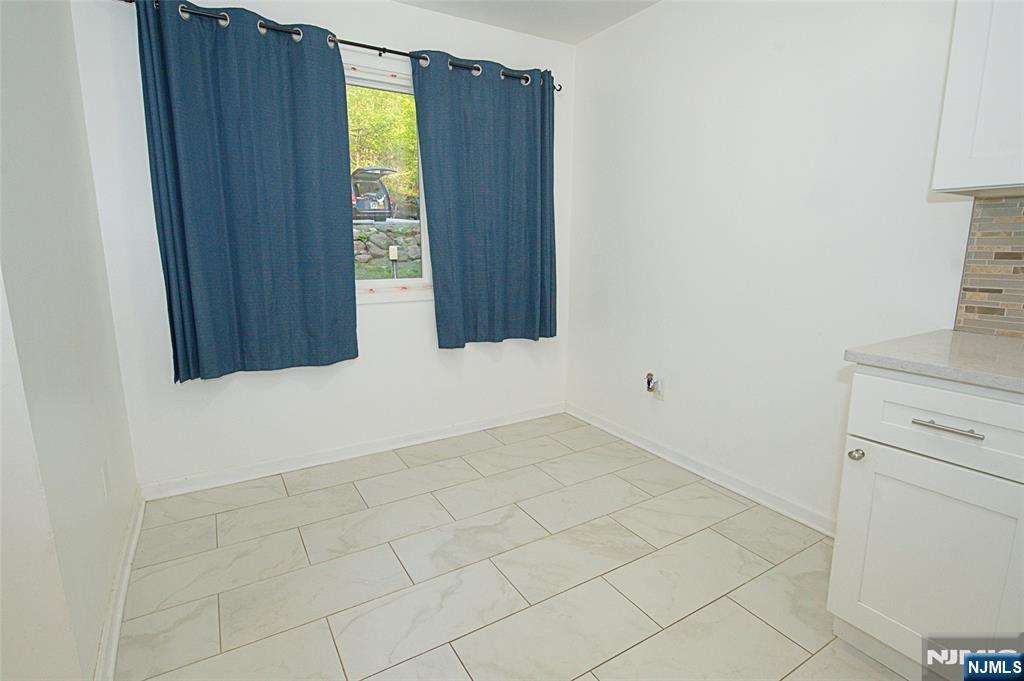 9 Village Way 4