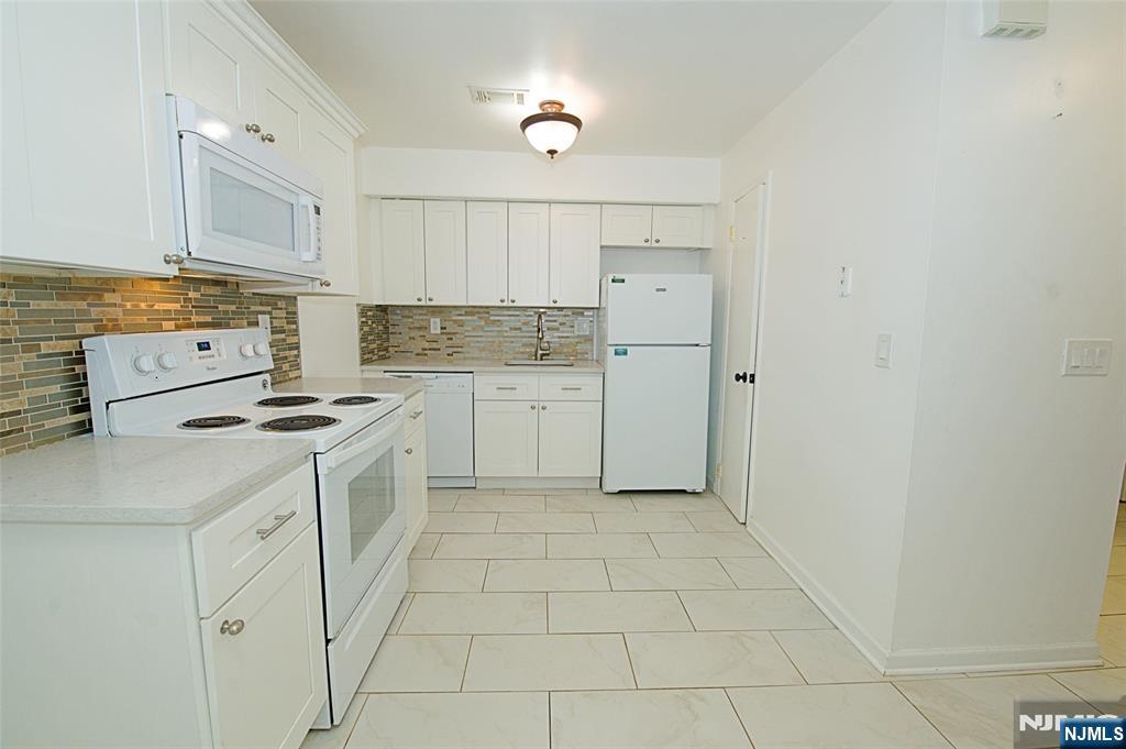 9 Village Way 4