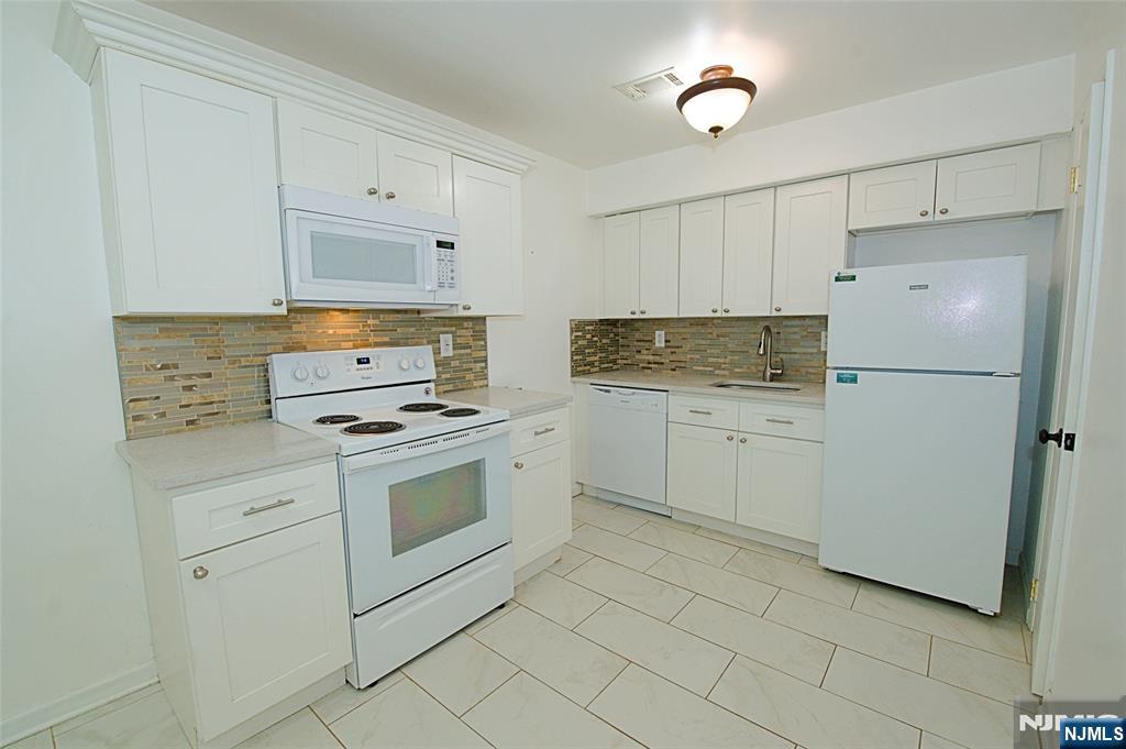 9 Village Way 4